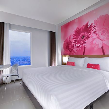 Favehotel Rungkut Surabaya Exterior foto